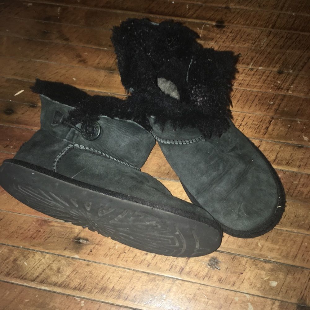 Uggs short fur lined booties size 3/34